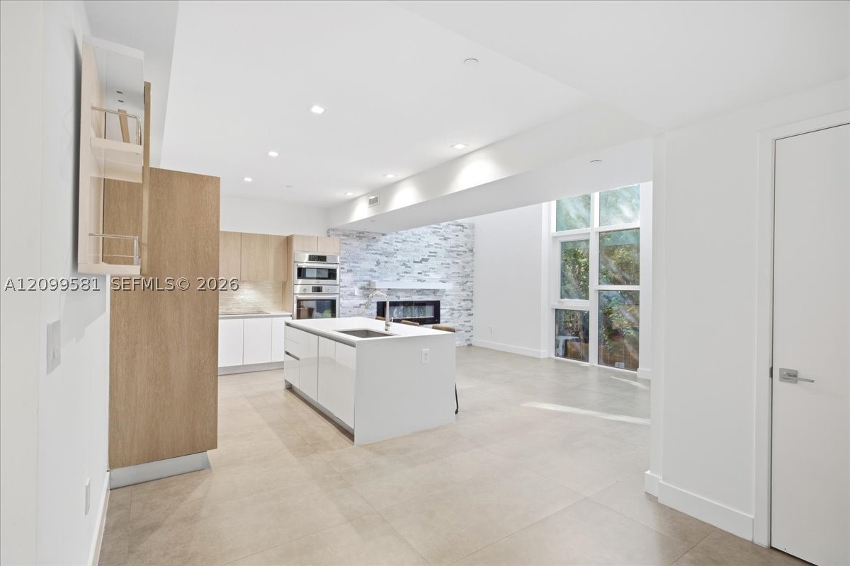 455 NE 39th St #202, Miami FL 33137
