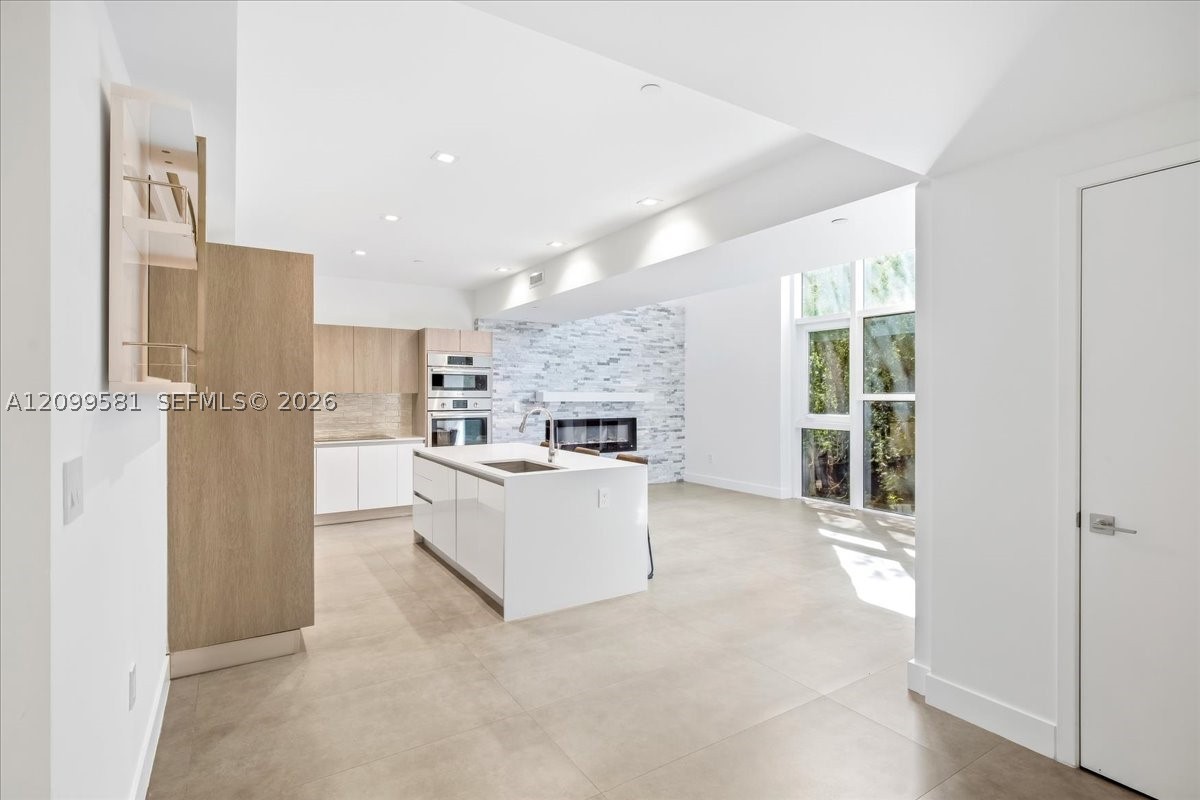 455 NE 39th St #202, Miami FL 33137