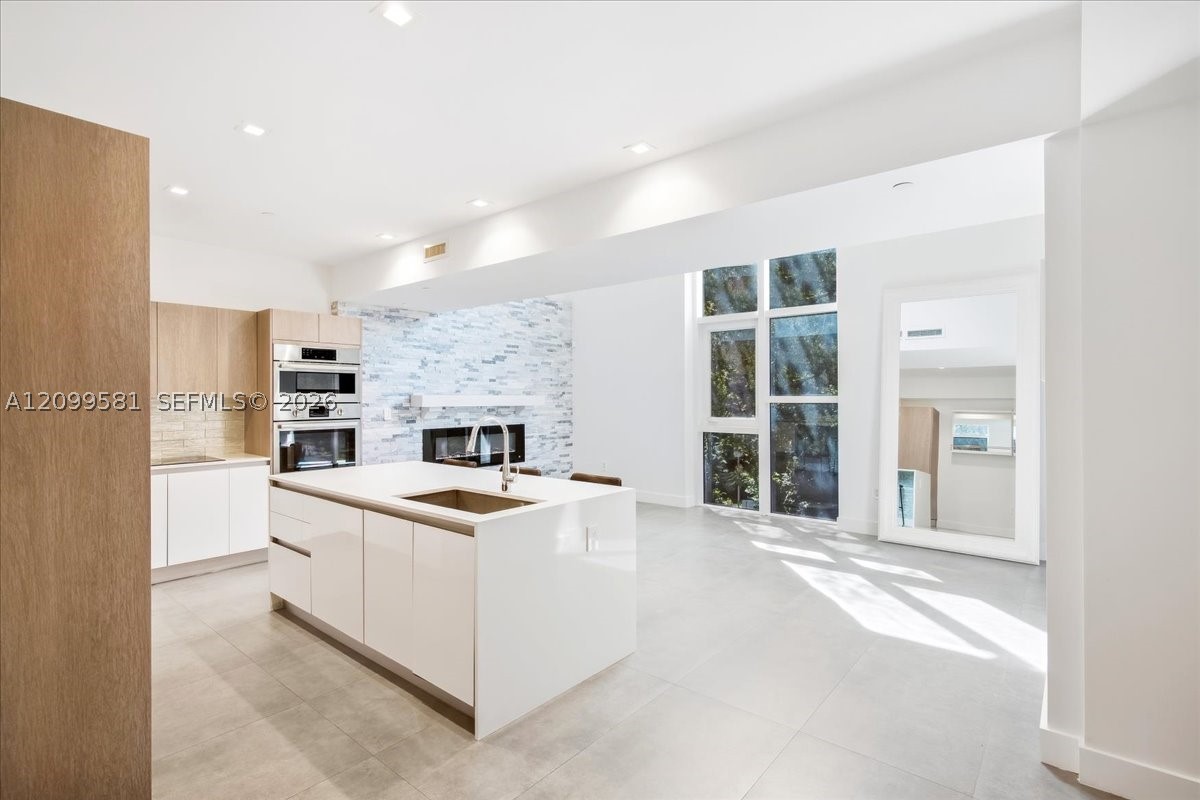 455 NE 39th St #202, Miami FL 33137
