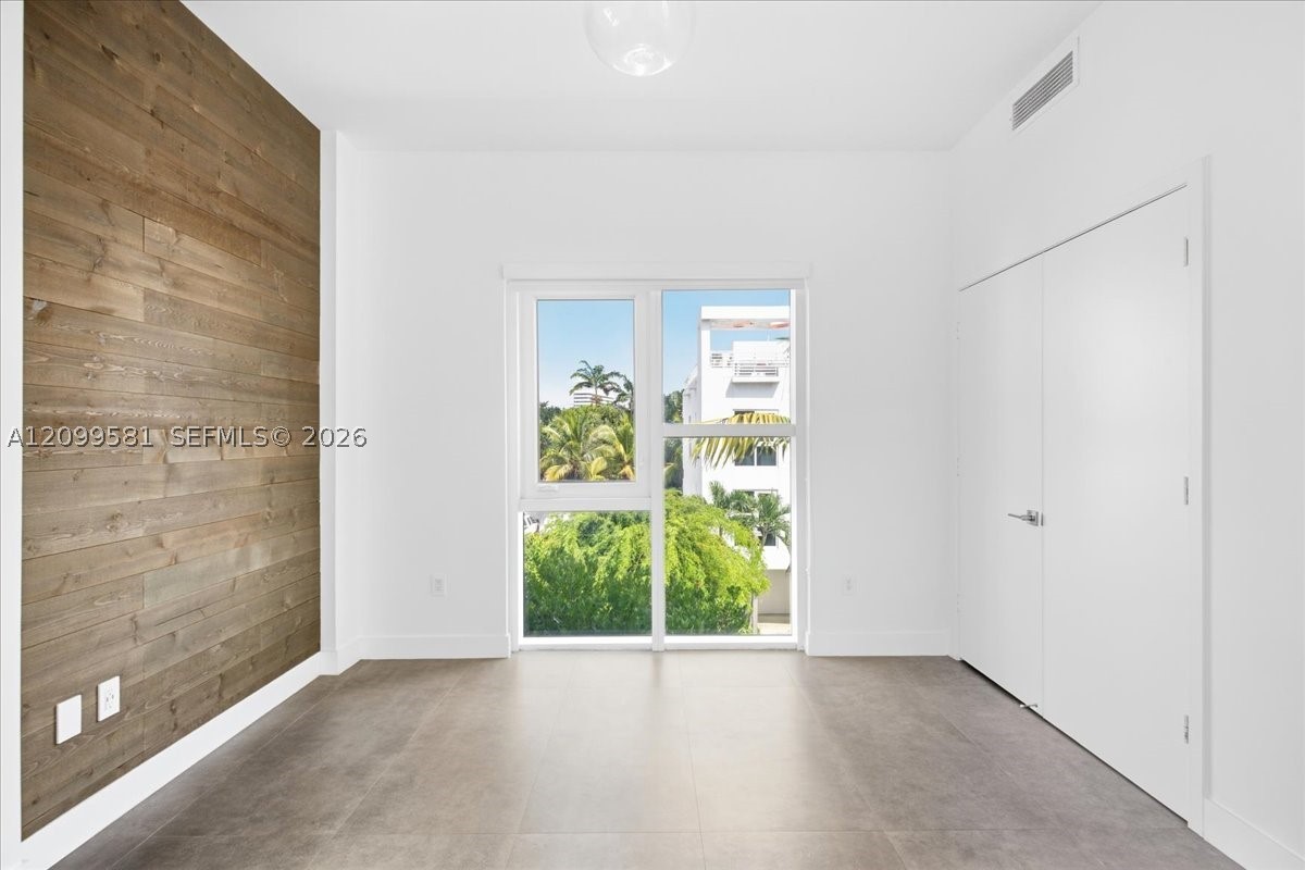 455 NE 39th St #202, Miami FL 33137
