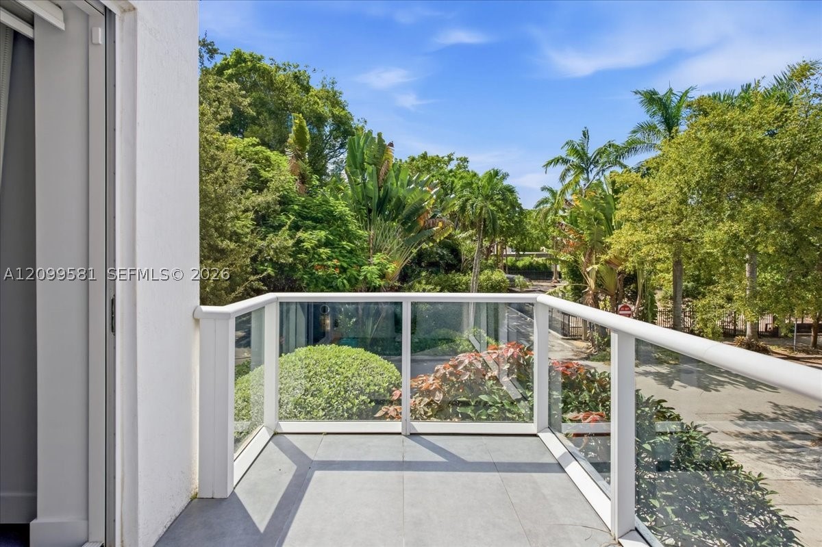 455 NE 39th St #202, Miami FL 33137