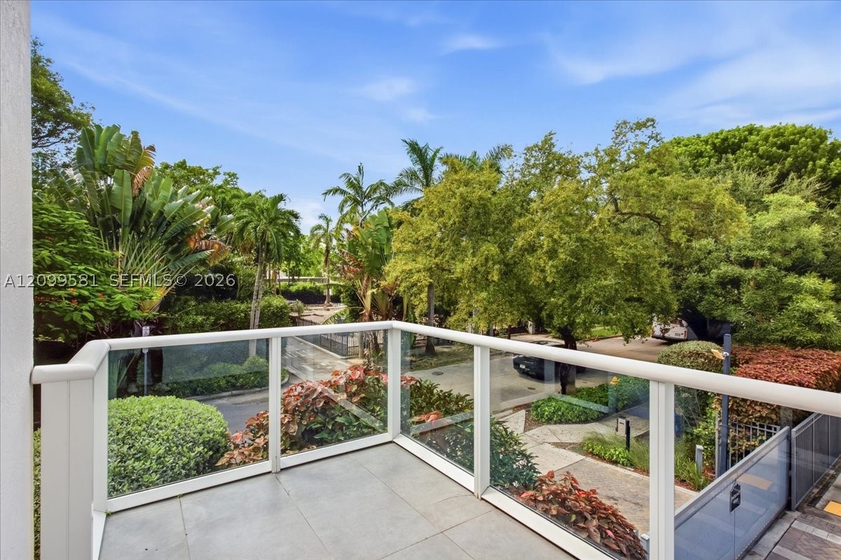 455 NE 39th St #202, Miami FL 33137