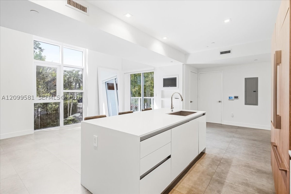 455 NE 39th St #202, Miami FL 33137