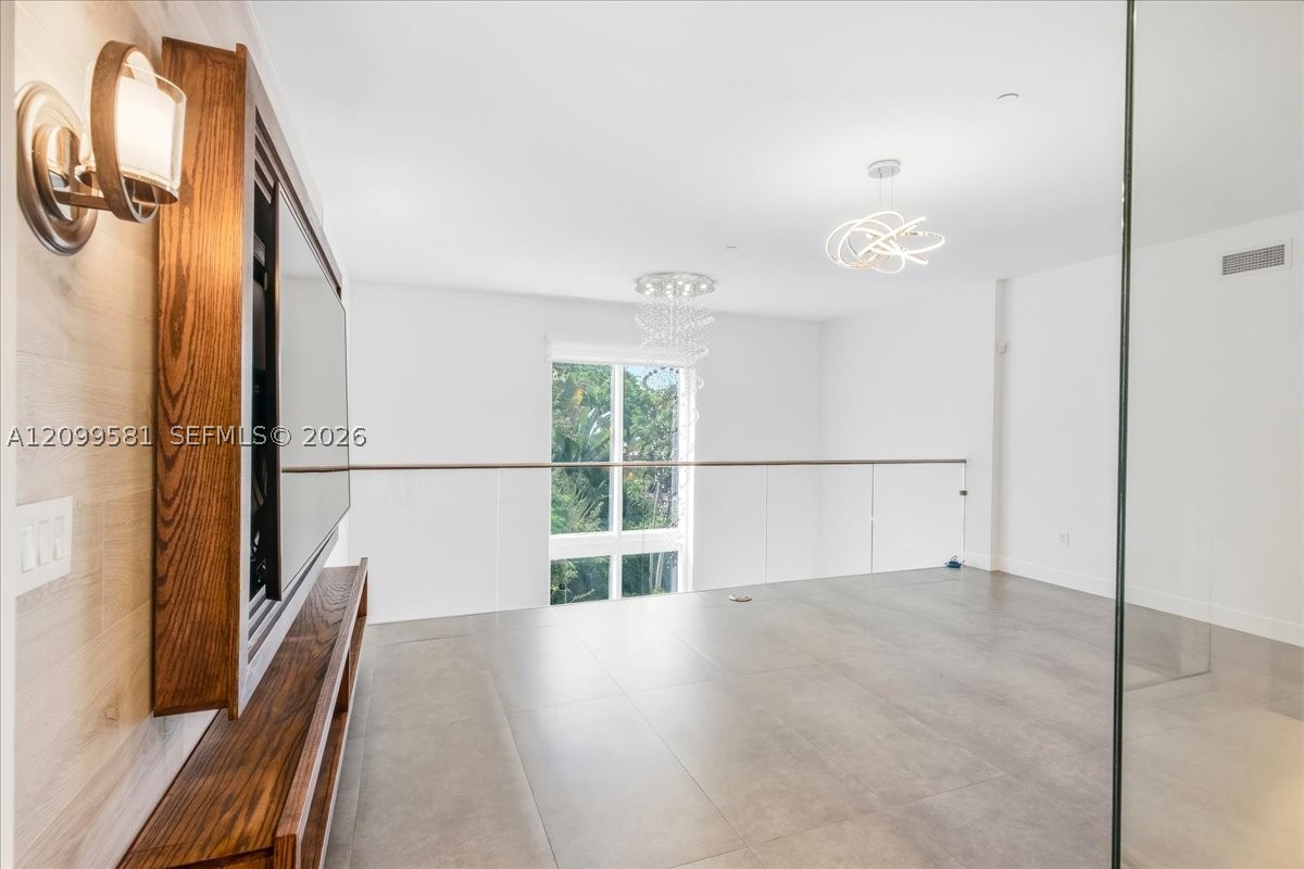455 NE 39th St #202, Miami FL 33137