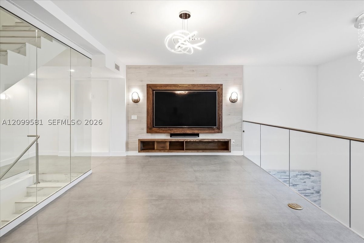 455 NE 39th St #202, Miami FL 33137