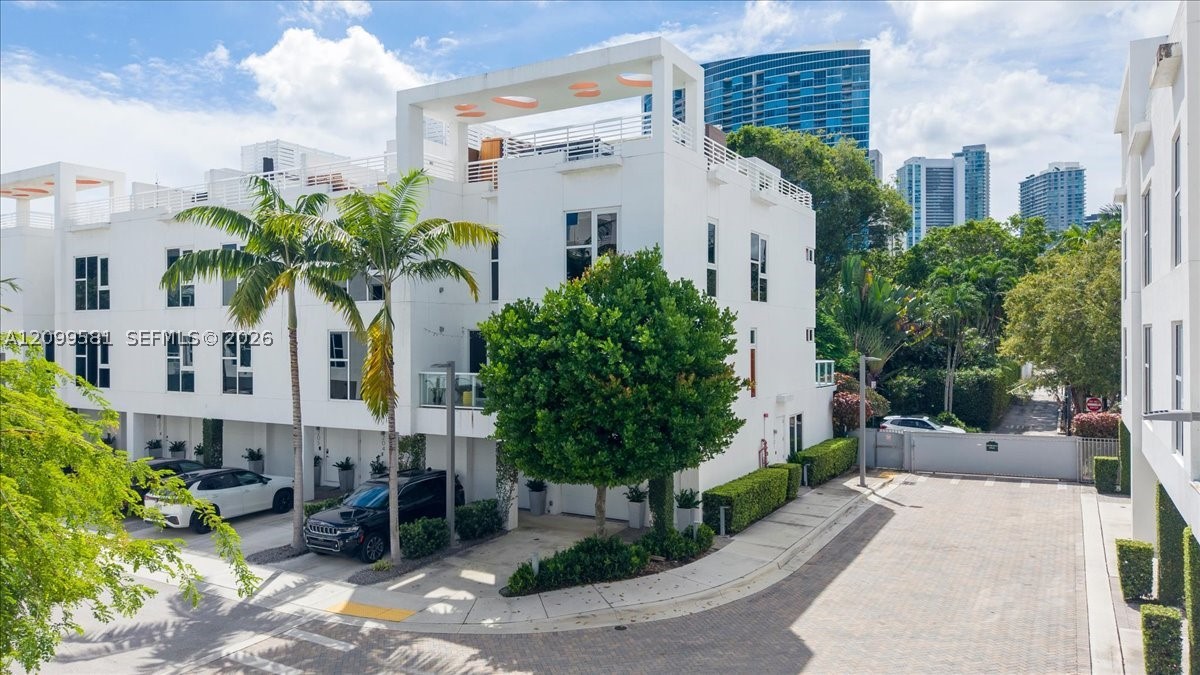 455 NE 39th St #202, Miami FL 33137