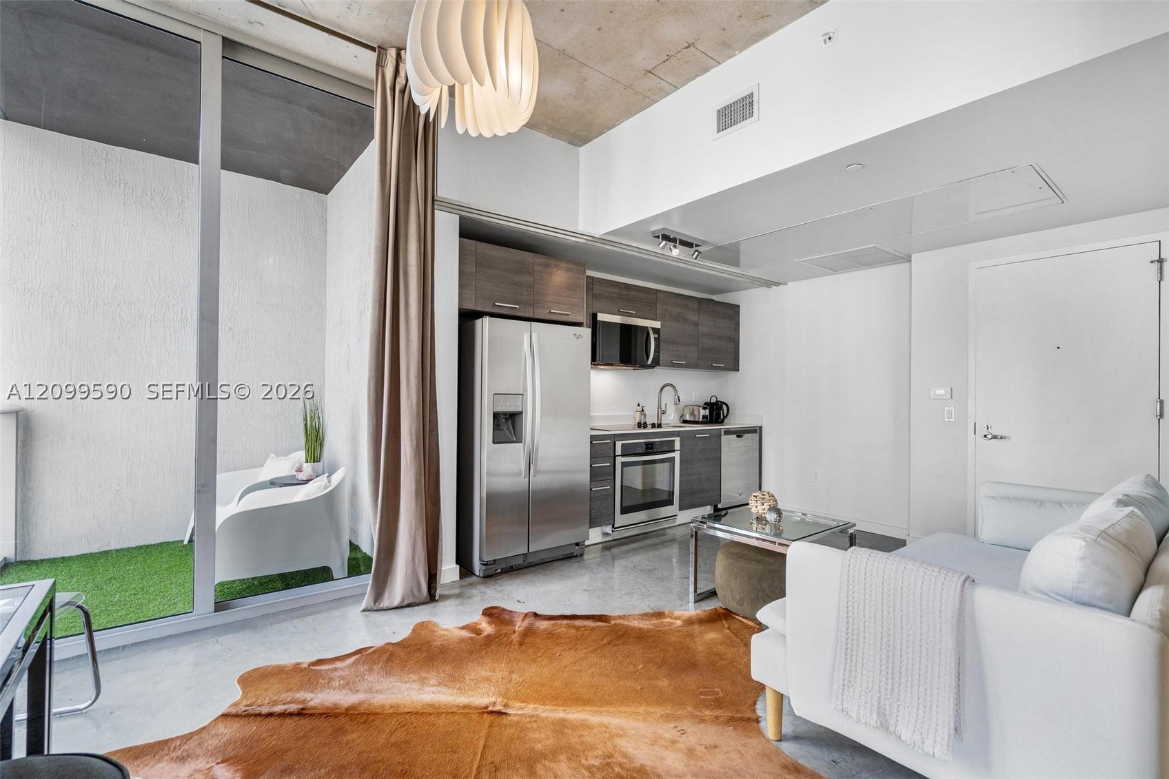 151 SE 1st St #1404, Miami FL 33131