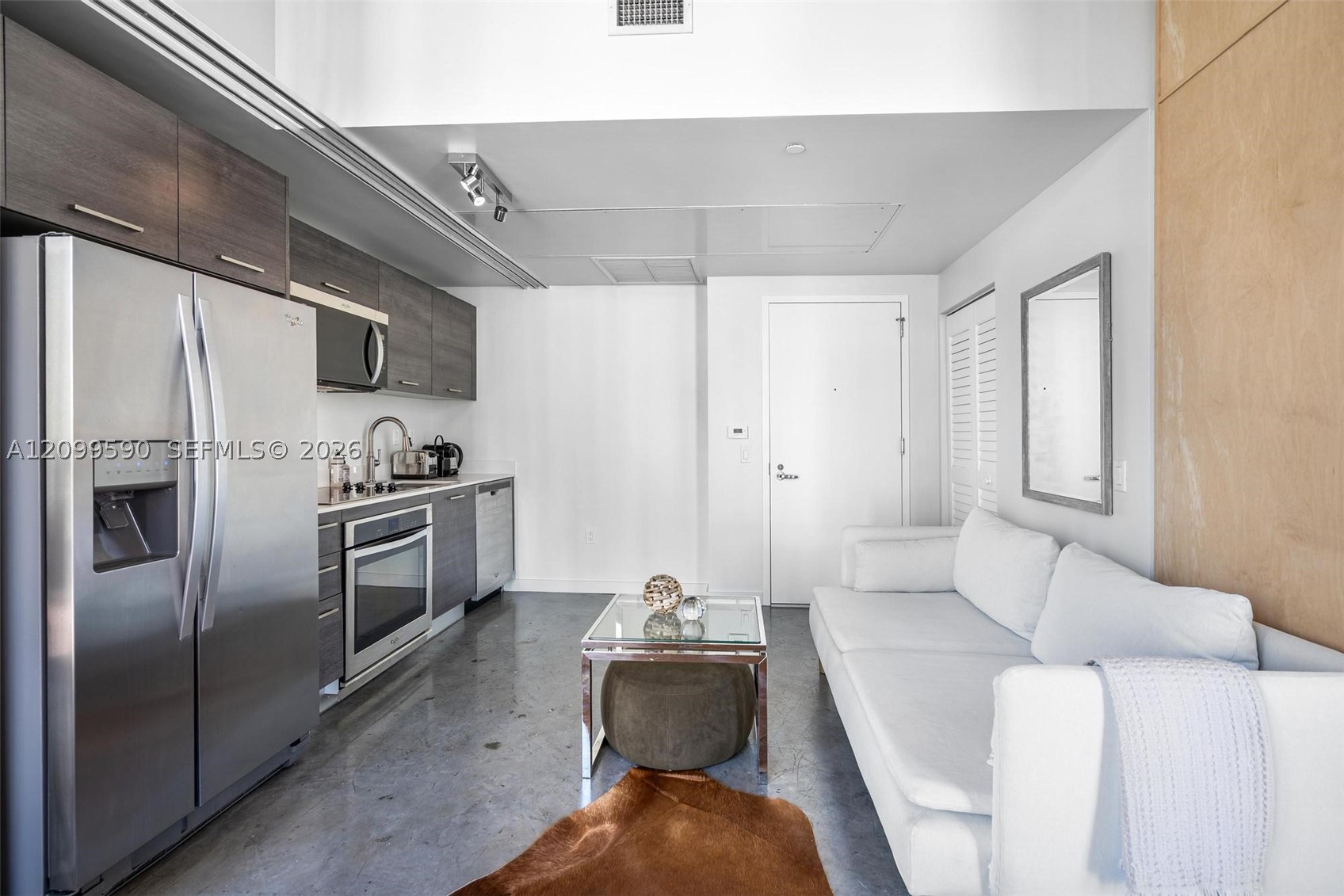 151 SE 1st St #1404, Miami FL 33131