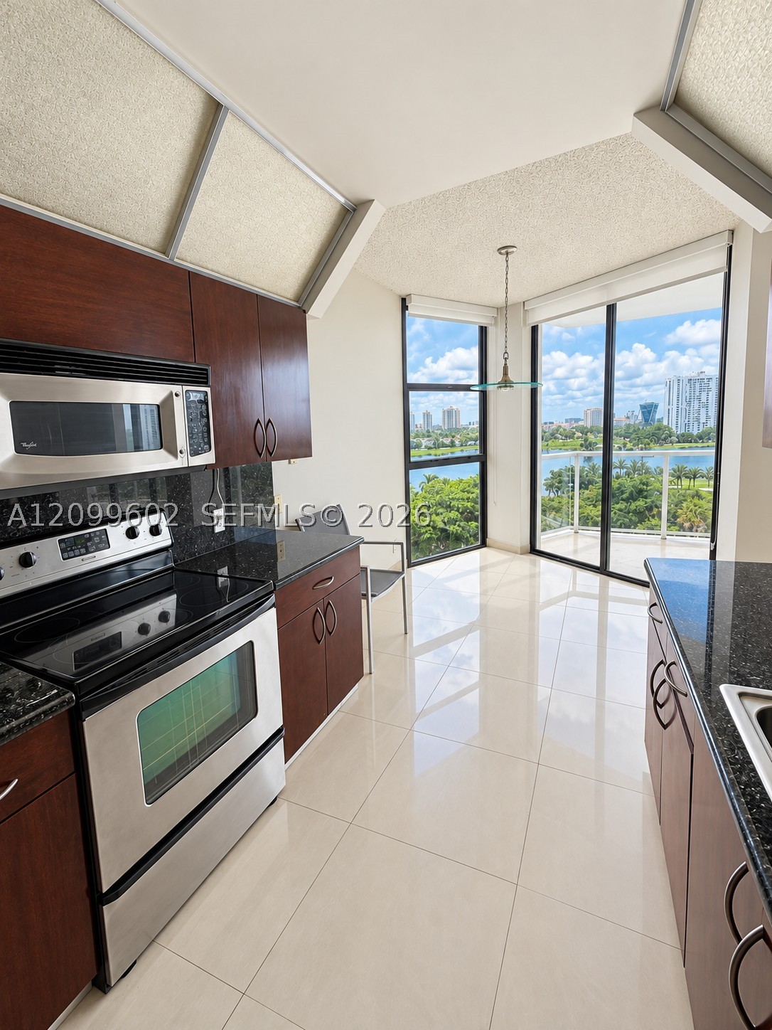 20281 E Country Club Dr #809, Aventura FL 33180