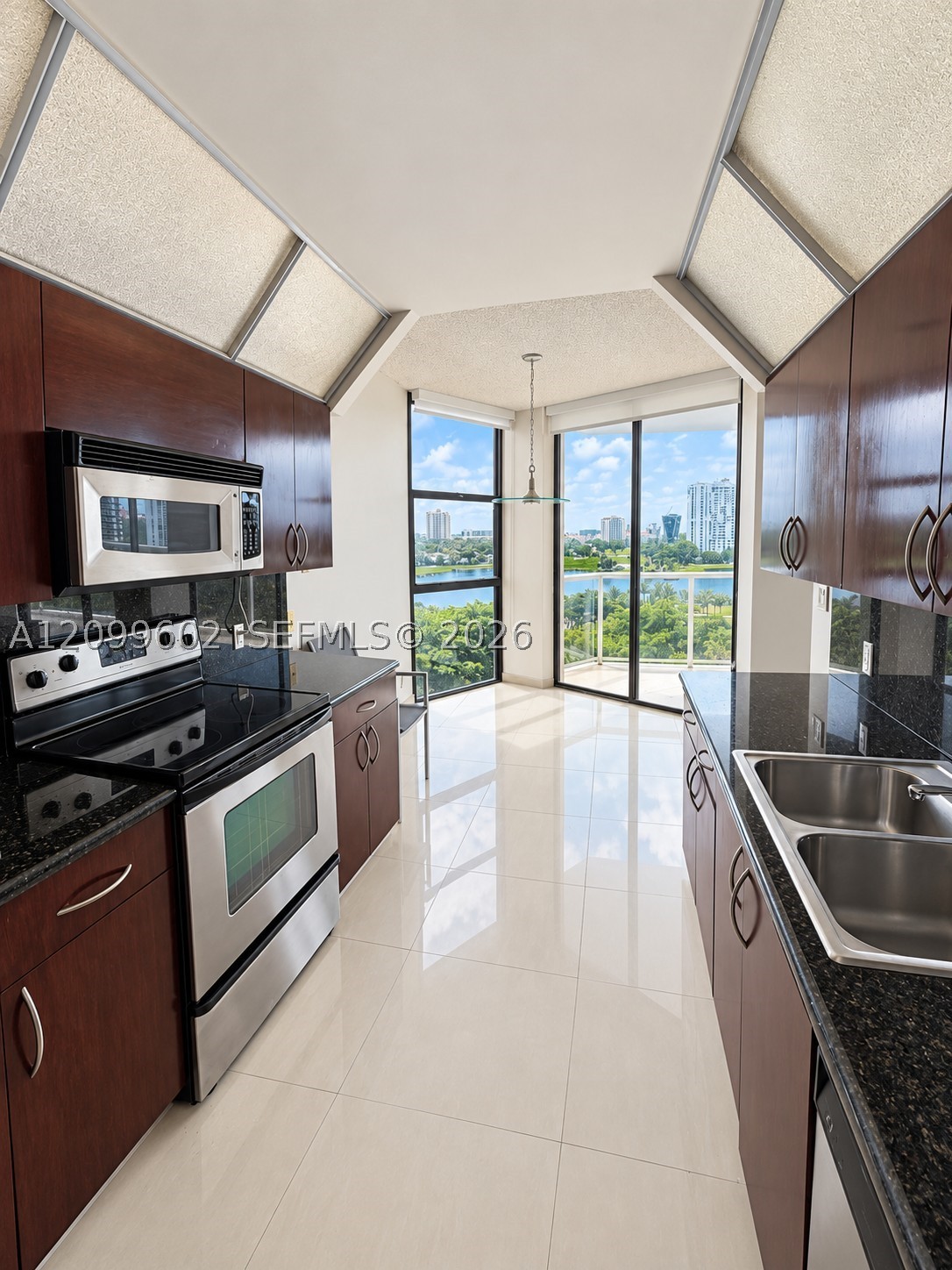 20281 E Country Club Dr #809, Aventura FL 33180