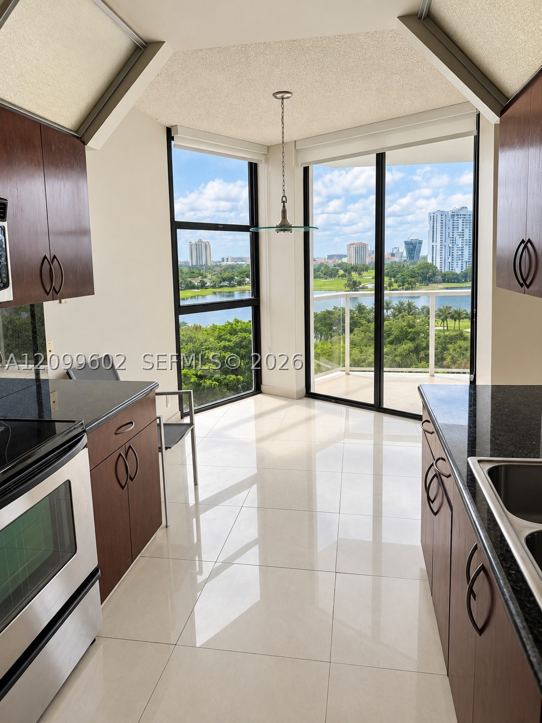 20281 E Country Club Dr #809, Aventura FL 33180