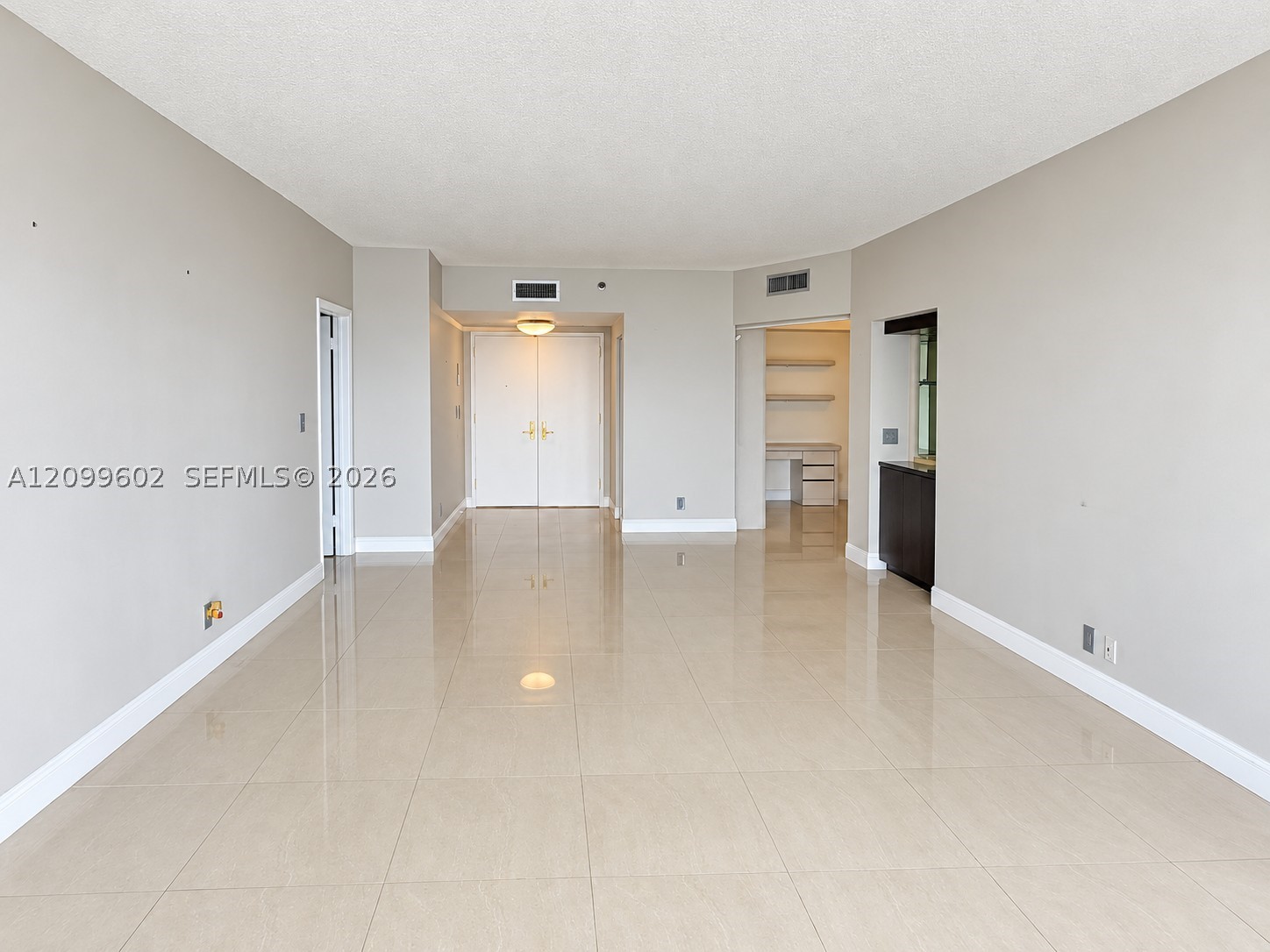 20281 E Country Club Dr #809, Aventura FL 33180