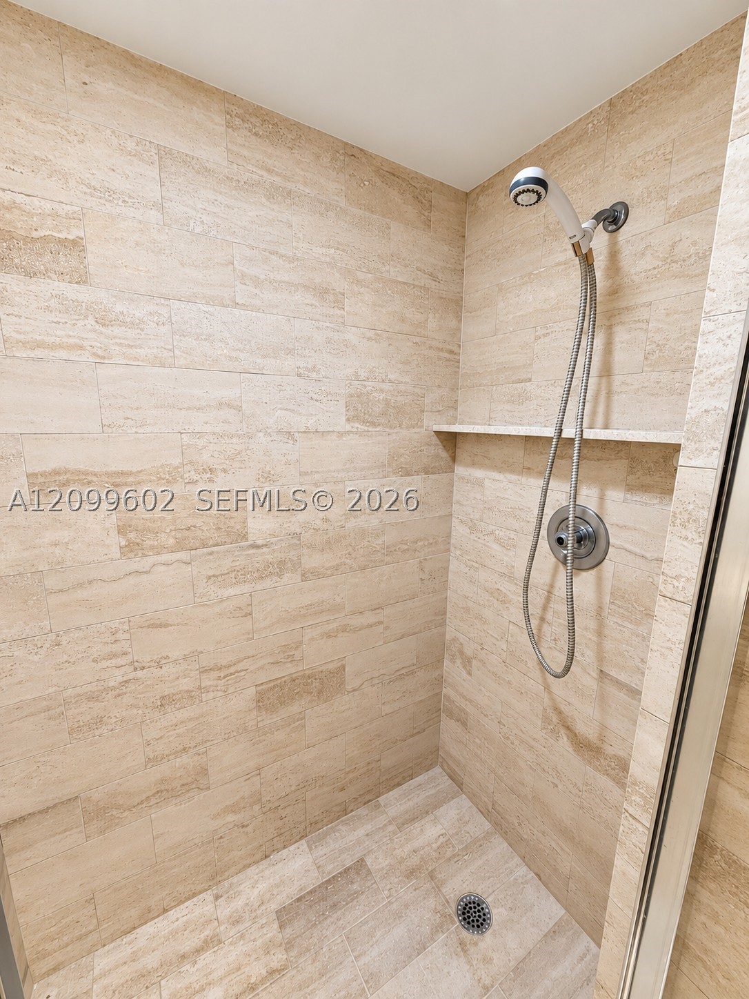 20281 E Country Club Dr #809, Aventura FL 33180