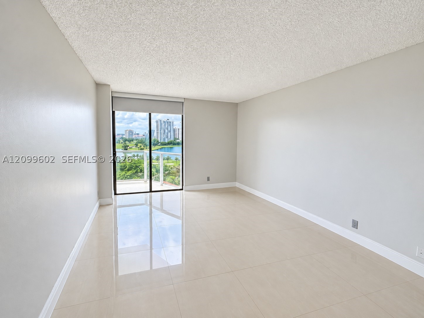 20281 E Country Club Dr #809, Aventura FL 33180