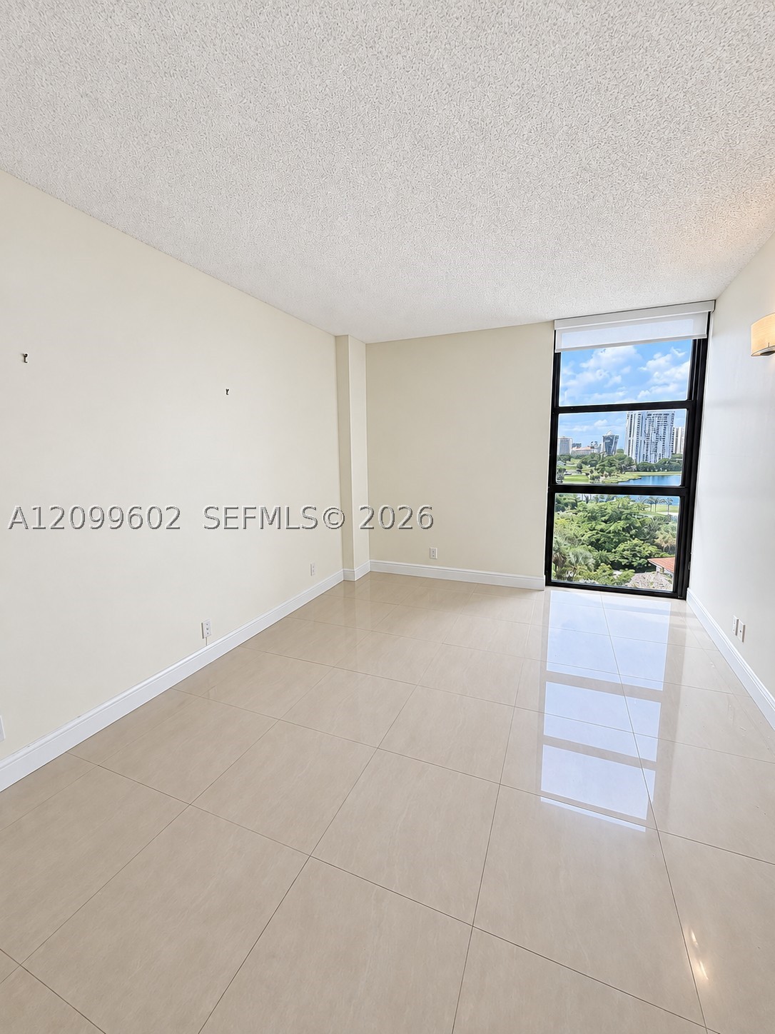 20281 E Country Club Dr #809, Aventura FL 33180