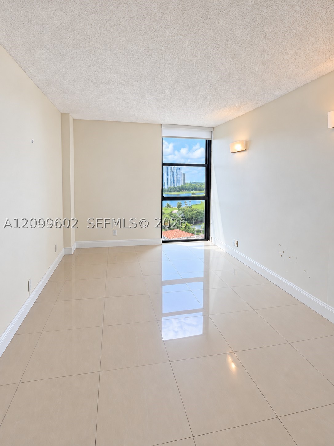20281 E Country Club Dr #809, Aventura FL 33180