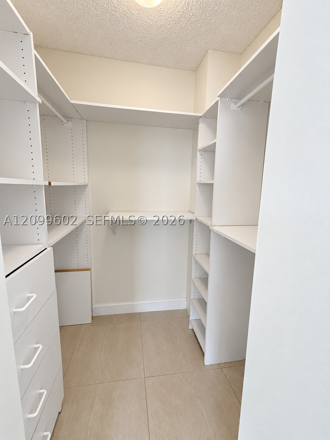 20281 E Country Club Dr #809, Aventura FL 33180
