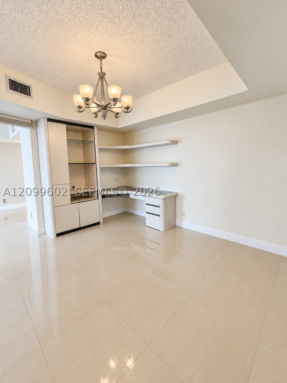 20281 E Country Club Dr #809, Aventura FL 33180