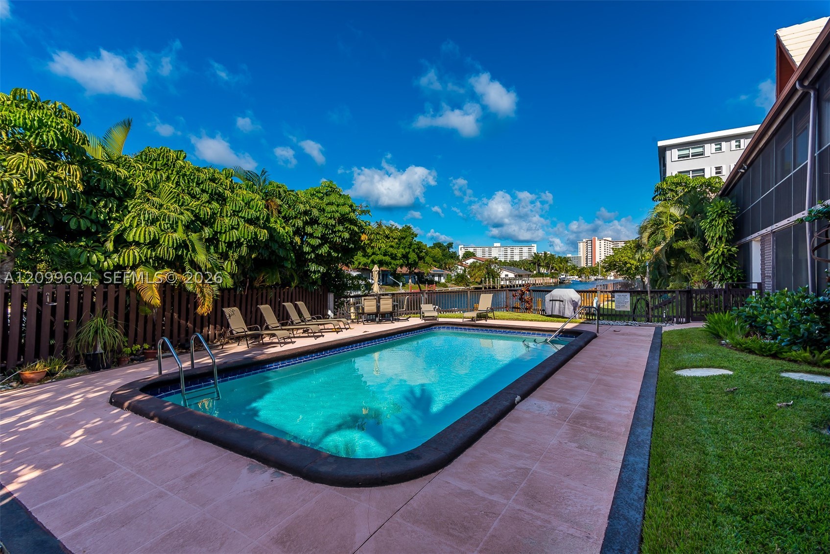 2801 NE 33rd Ct #204, Fort Lauderdale FL 33306