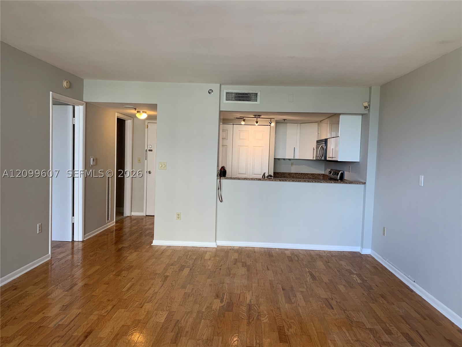 540 BRICKELL KEY DR #902, Miami FL 33131