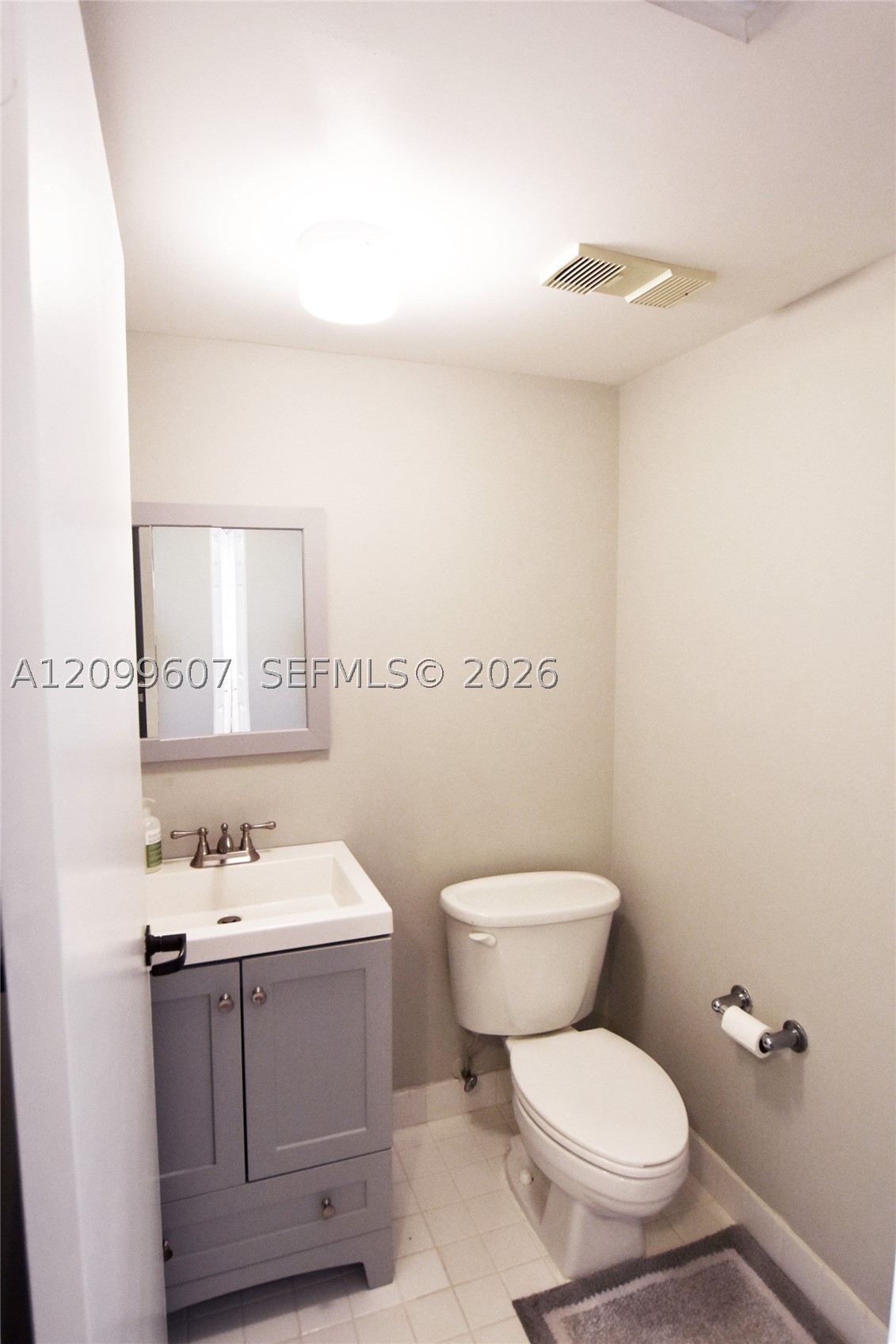 540 BRICKELL KEY DR #902, Miami FL 33131