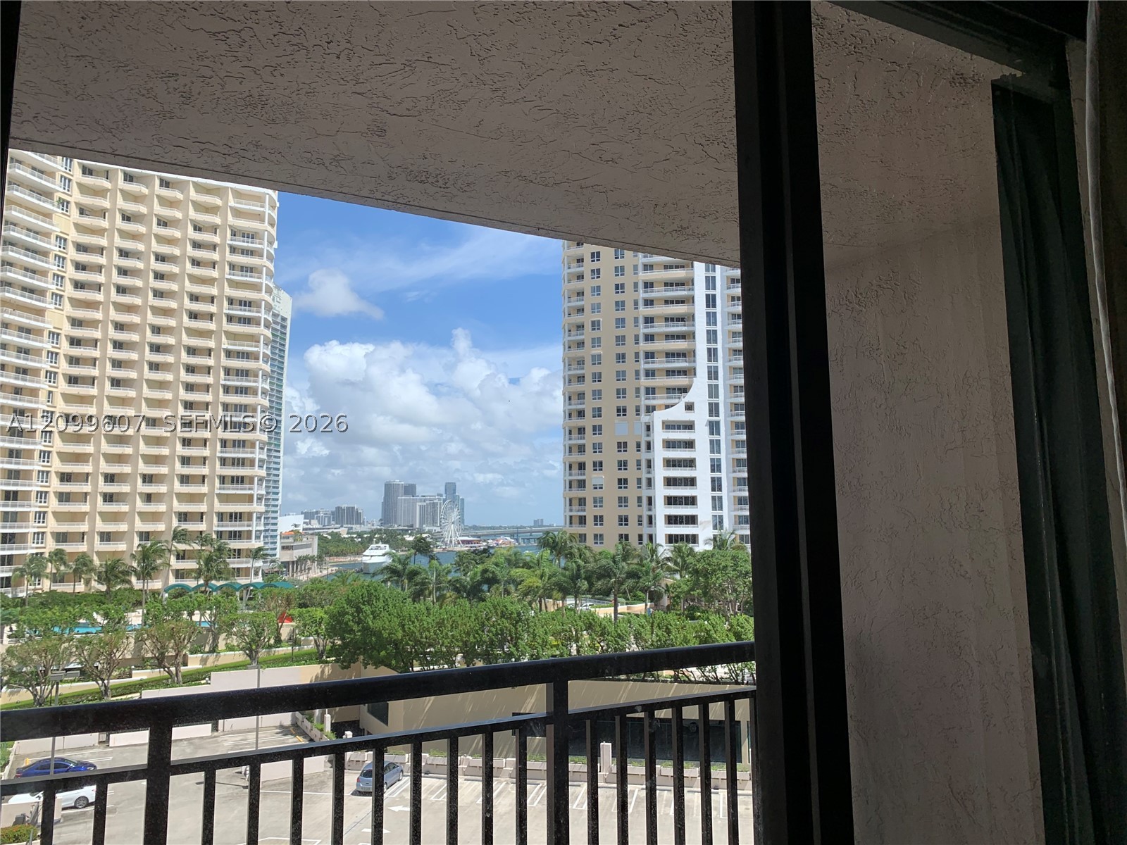 540 BRICKELL KEY DR #902, Miami FL 33131