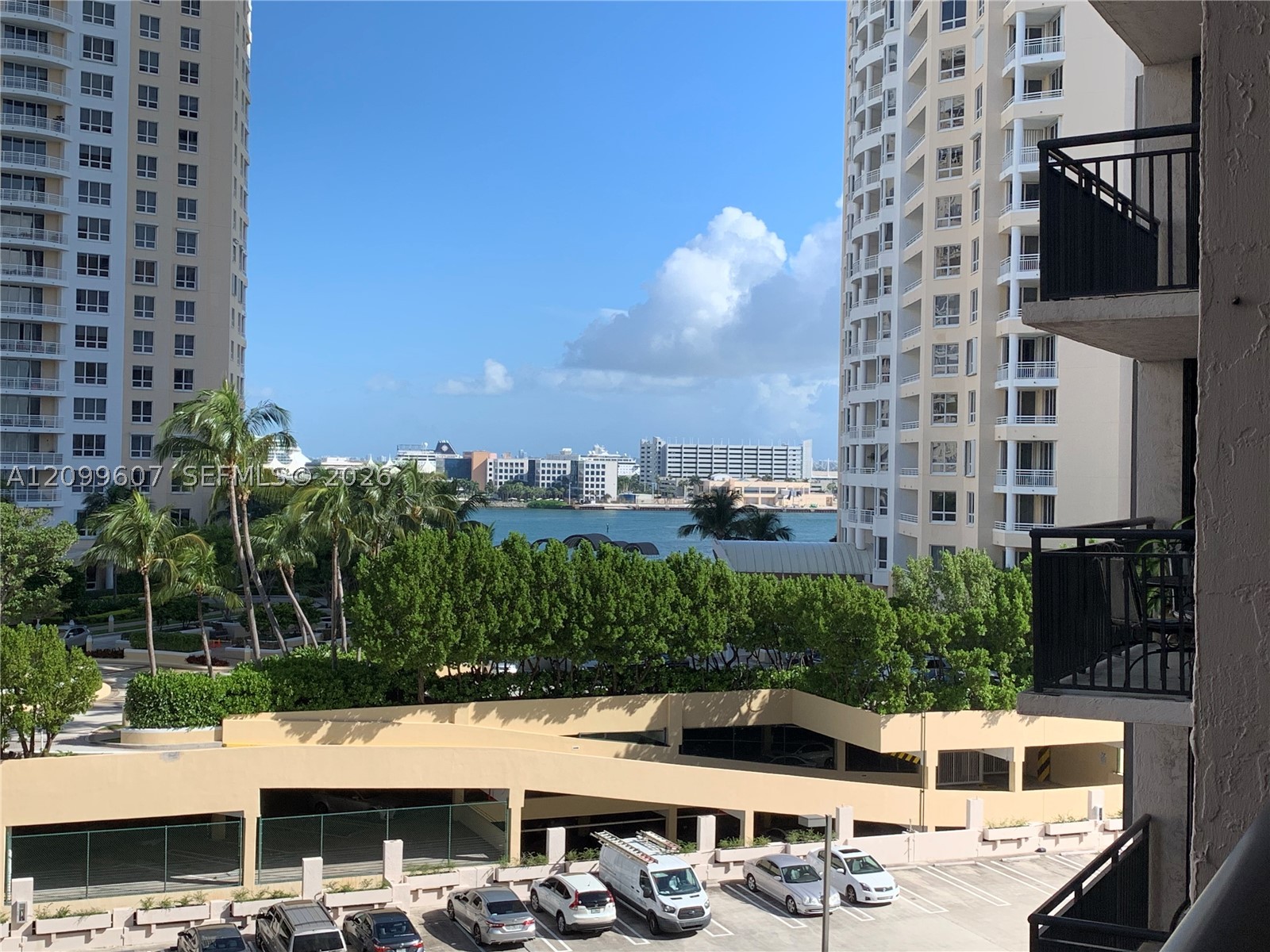 540 BRICKELL KEY DR #902, Miami FL 33131