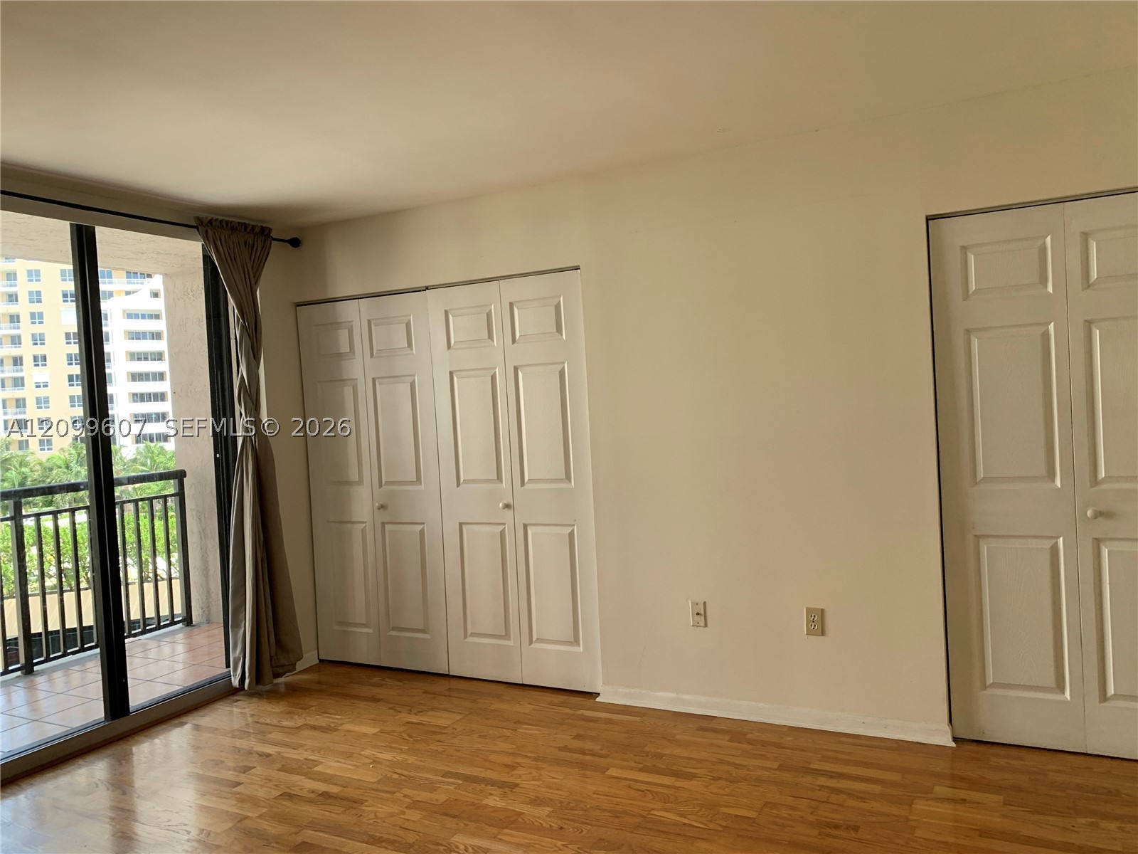 540 BRICKELL KEY DR #902, Miami FL 33131