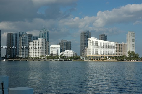 540 BRICKELL KEY DR #902, Miami FL 33131