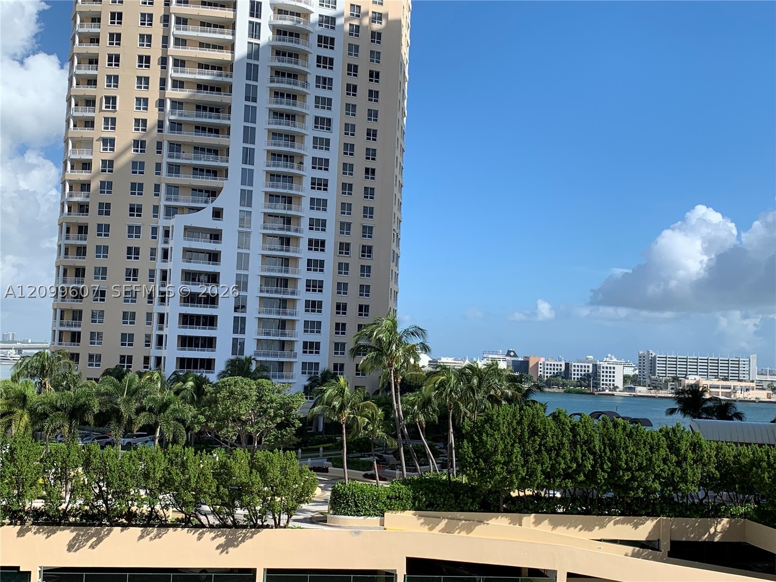 540 BRICKELL KEY DR #902, Miami FL 33131