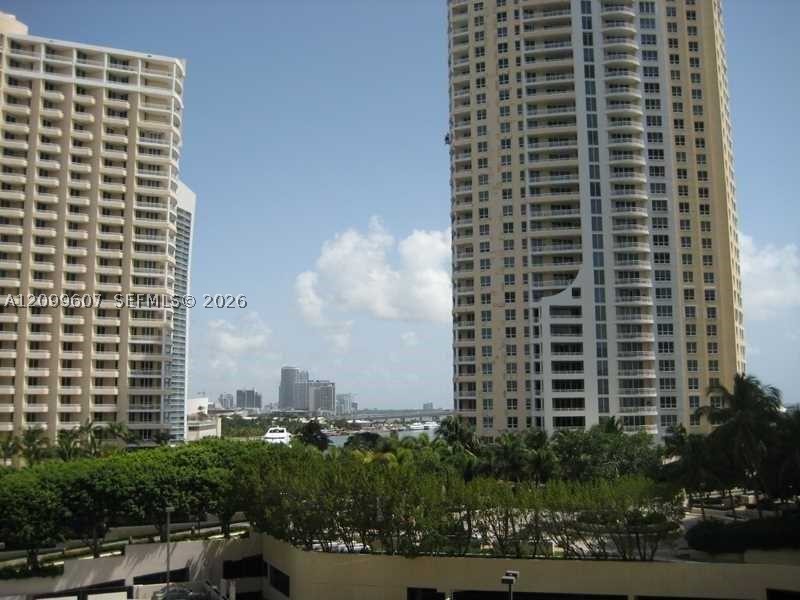 540 BRICKELL KEY DR #902, Miami FL 33131
