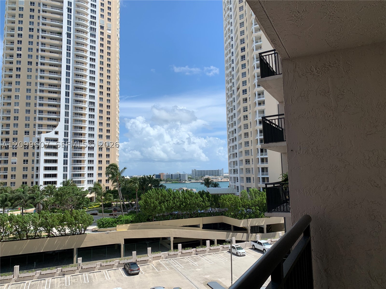 540 BRICKELL KEY DR #902, Miami FL 33131
