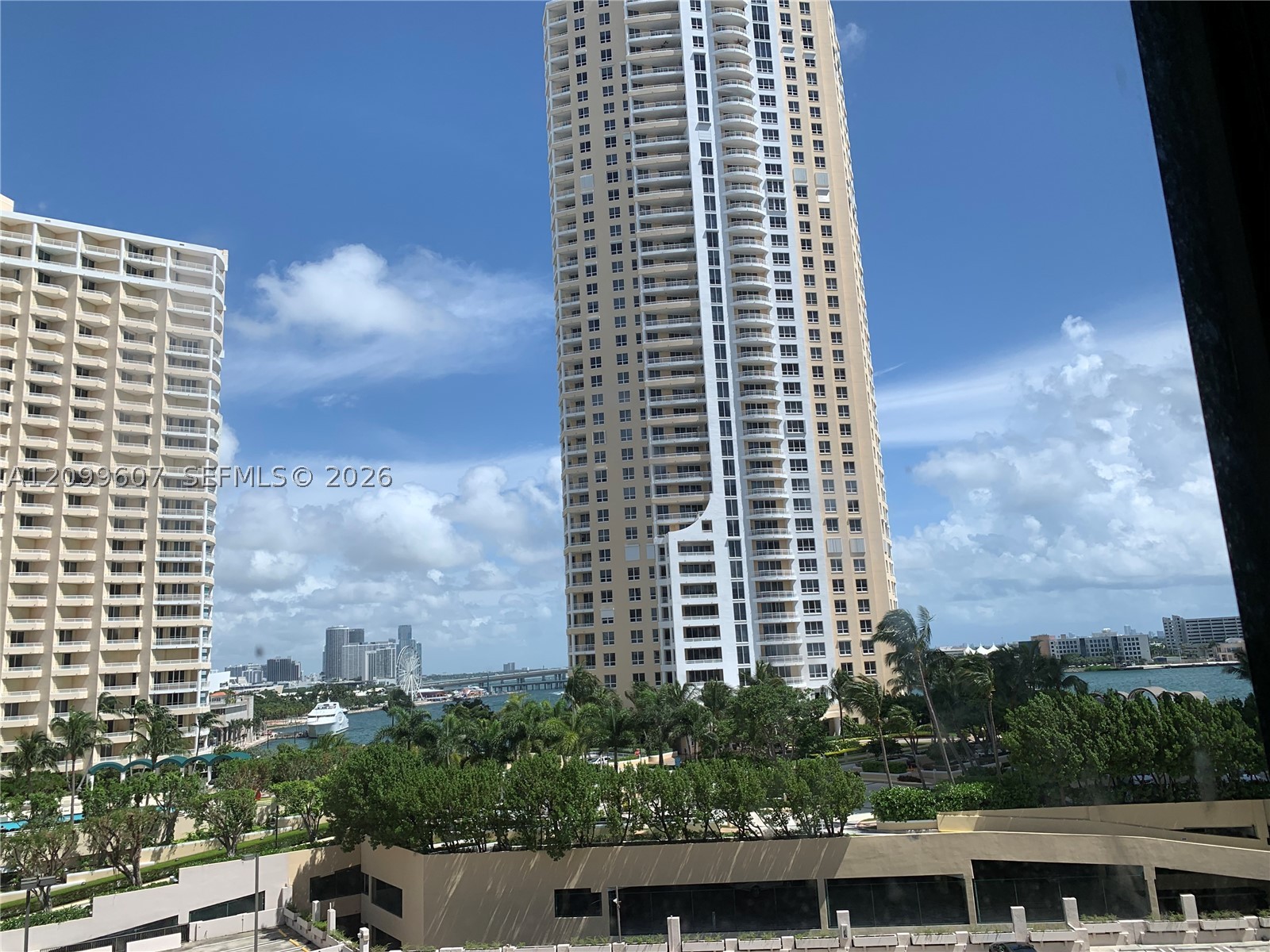 540 BRICKELL KEY DR #902, Miami FL 33131