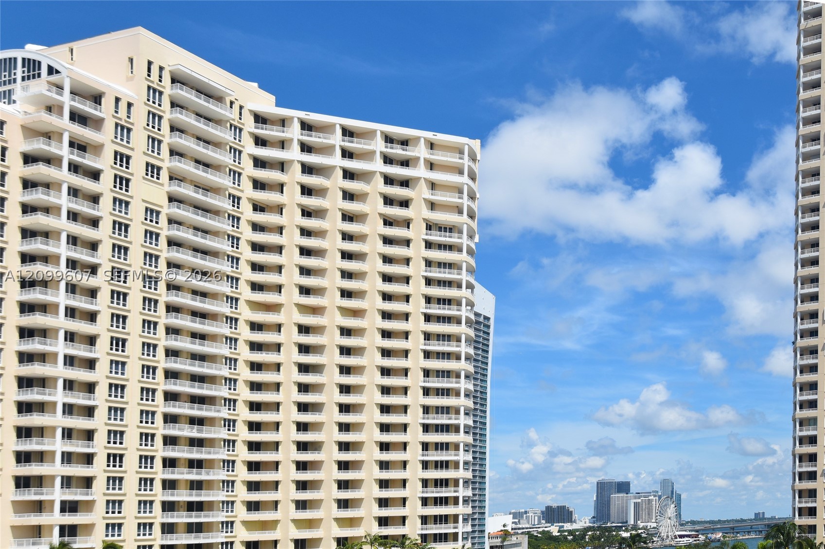 540 BRICKELL KEY DR #902, Miami FL 33131