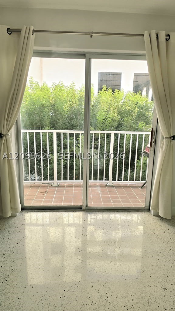 836 SW 1st St #403, Miami FL 33130