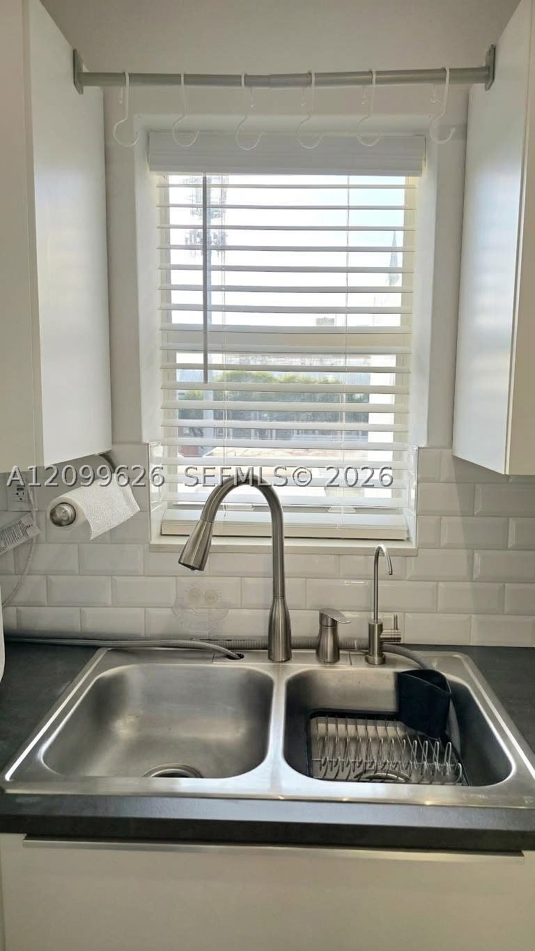 836 SW 1st St #403, Miami FL 33130