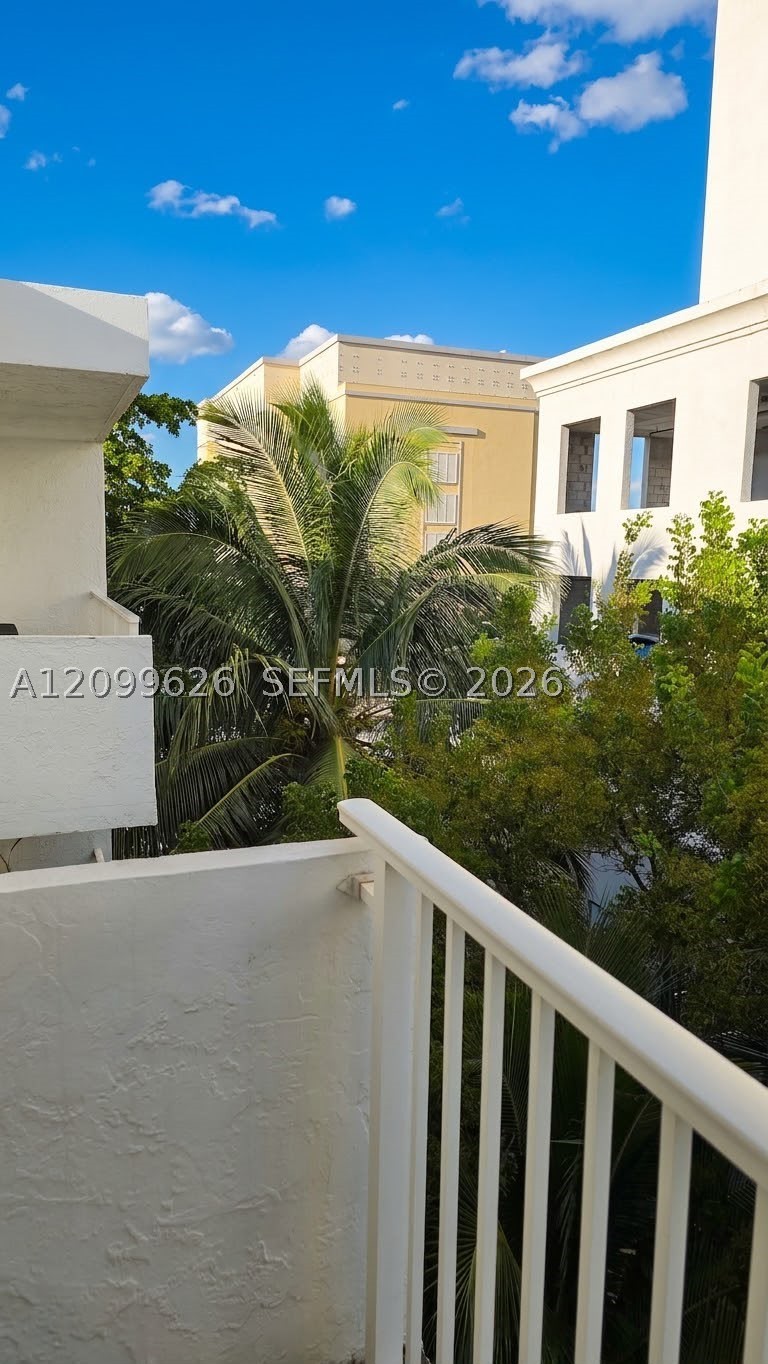 836 SW 1st St #403, Miami FL 33130