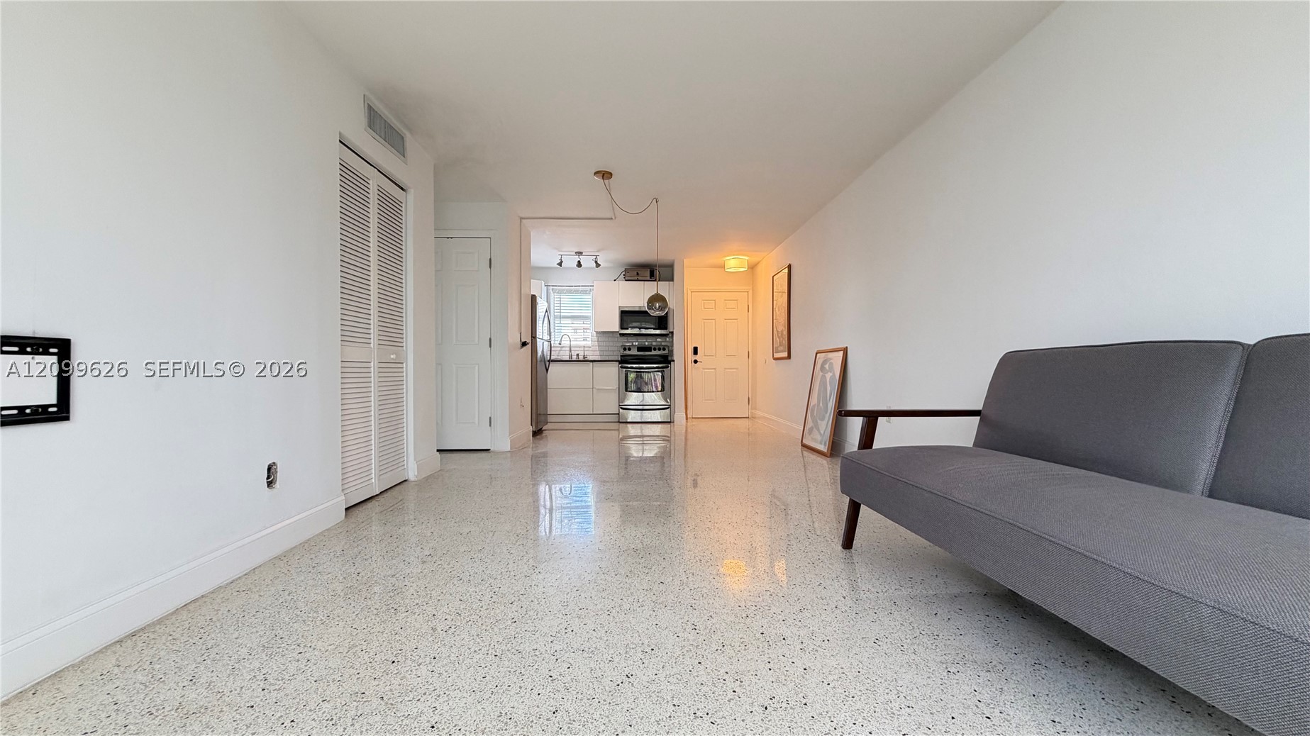 836 SW 1st St #403, Miami FL 33130