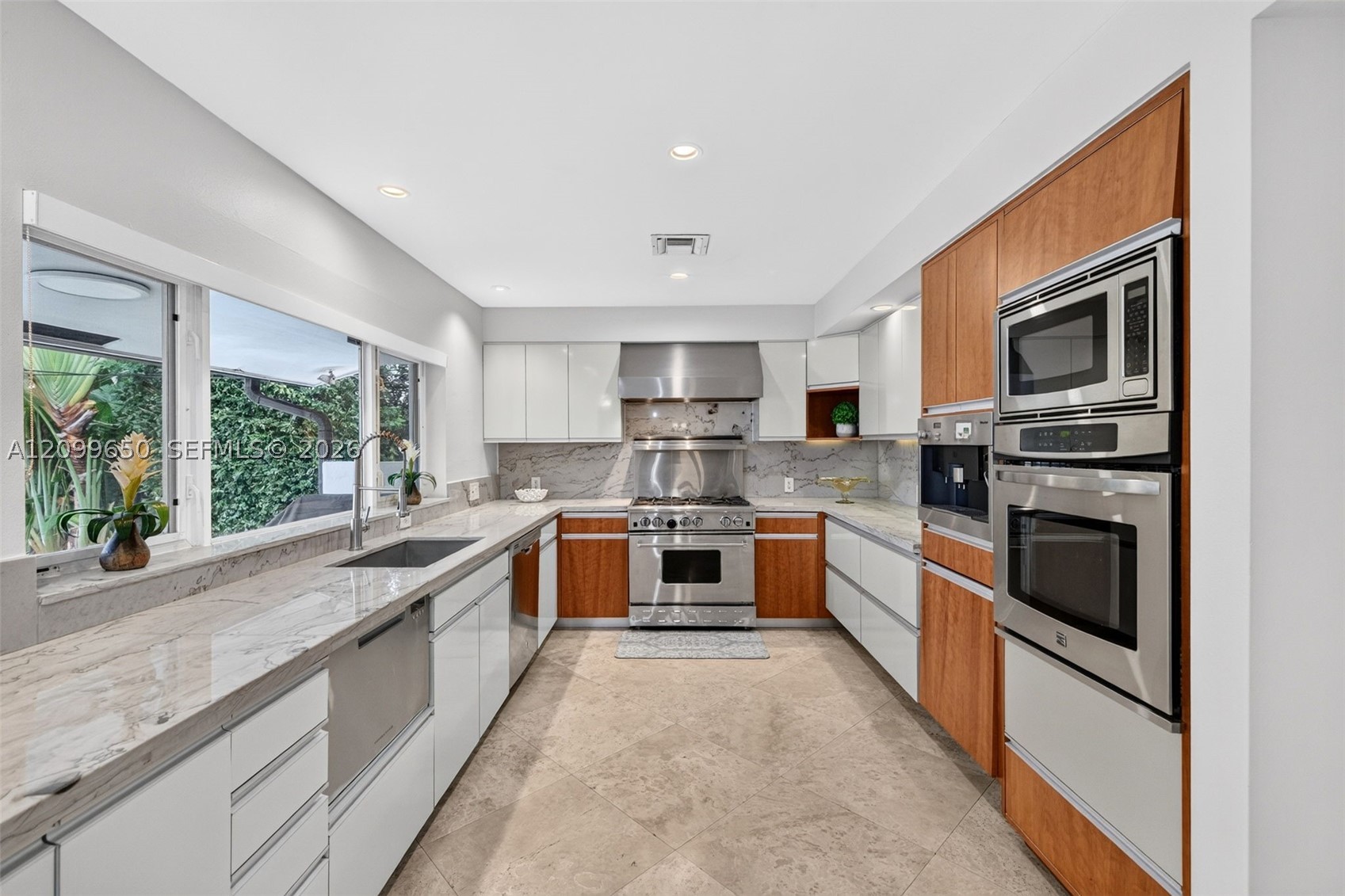 4101 Bayview Dr, Fort Lauderdale FL 33308