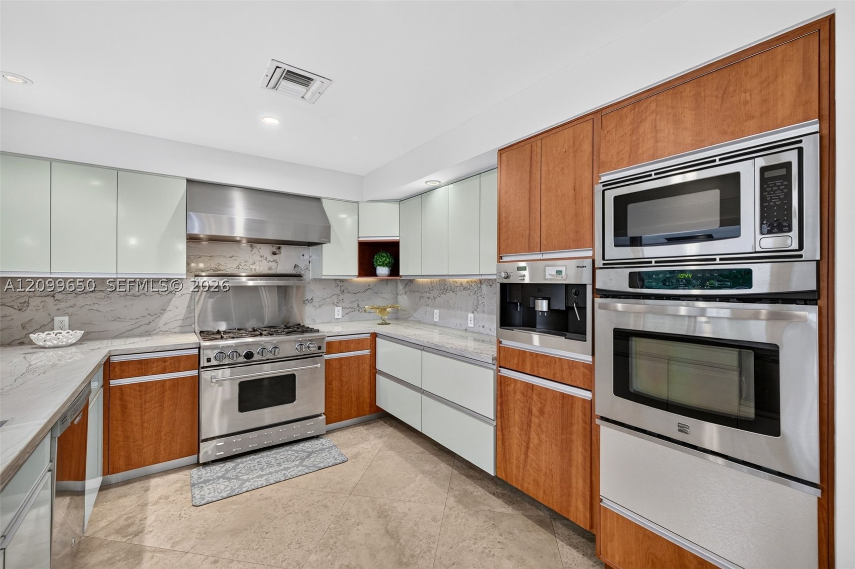 4101 Bayview Dr, Fort Lauderdale FL 33308