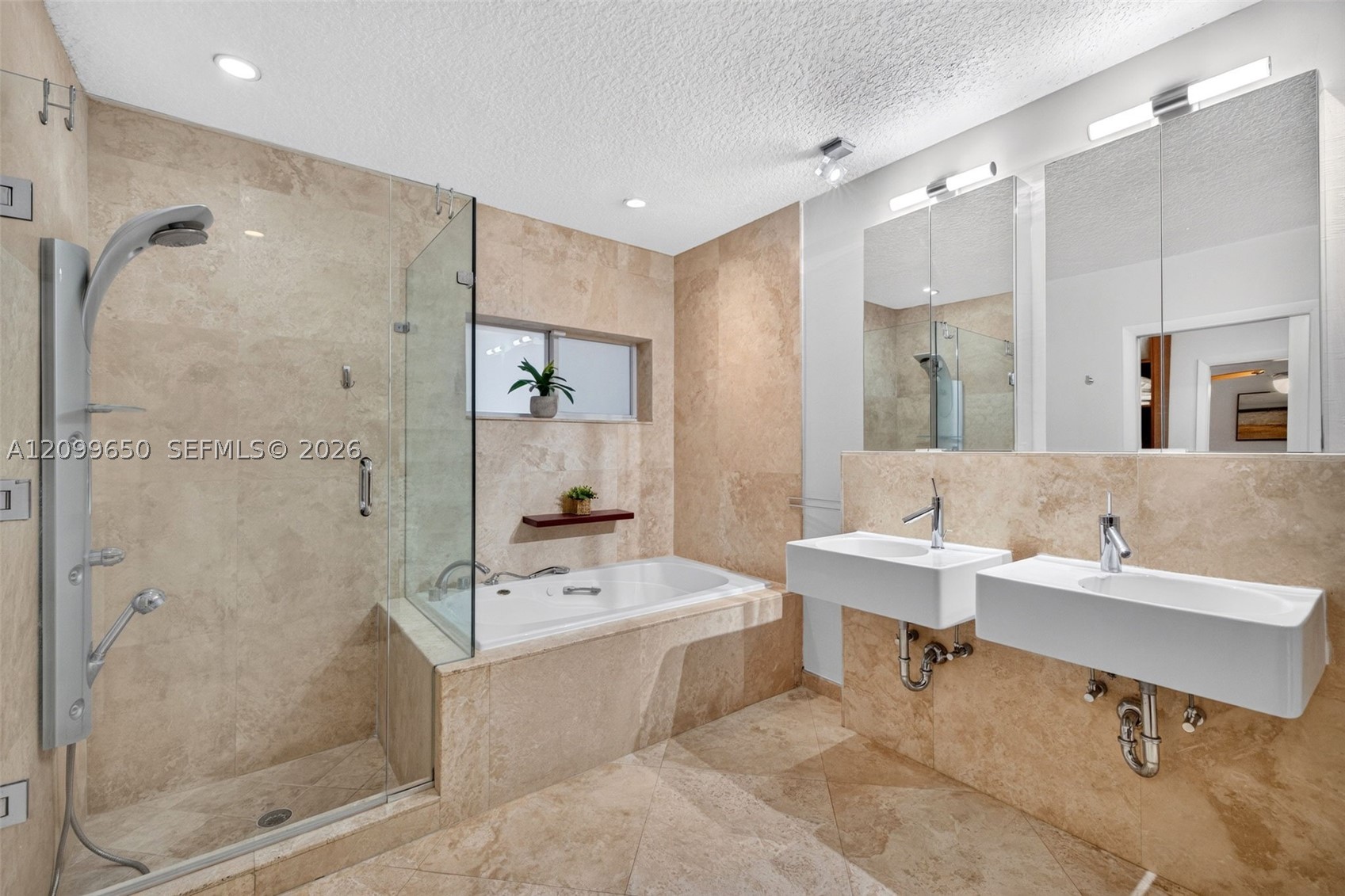 4101 Bayview Dr, Fort Lauderdale FL 33308