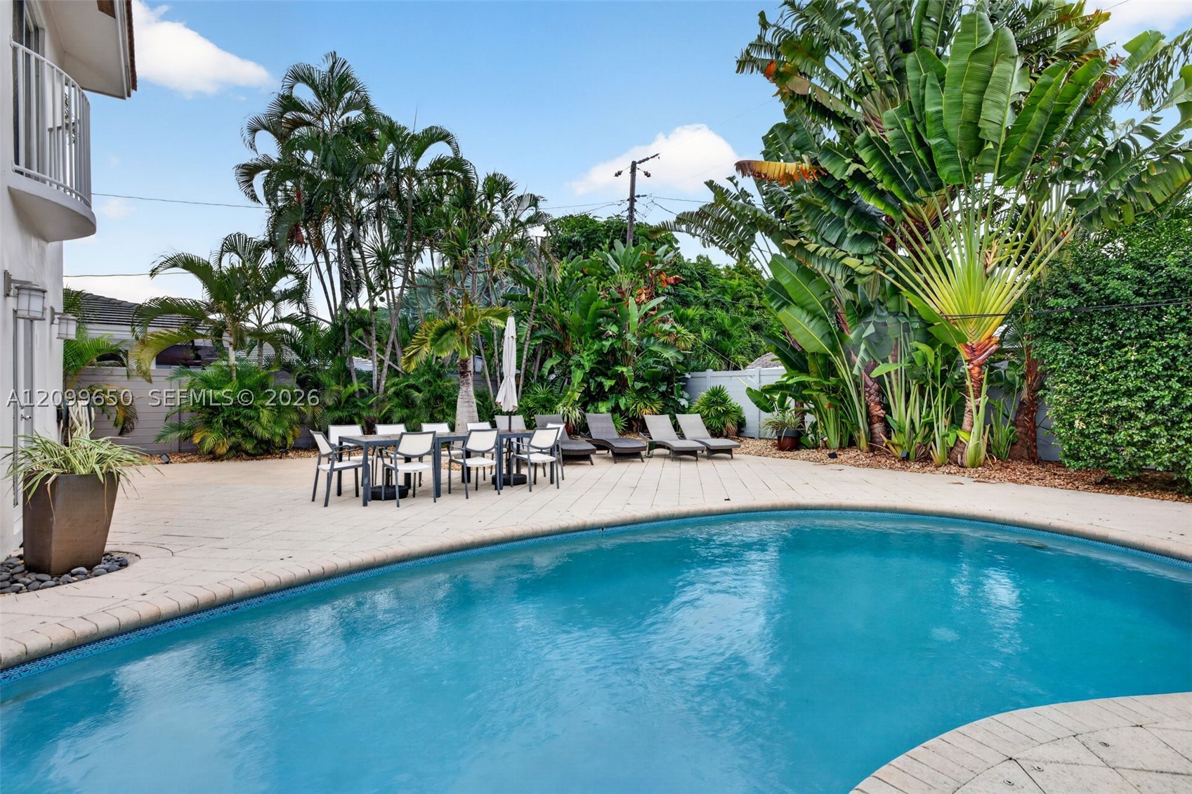 4101 Bayview Dr, Fort Lauderdale FL 33308