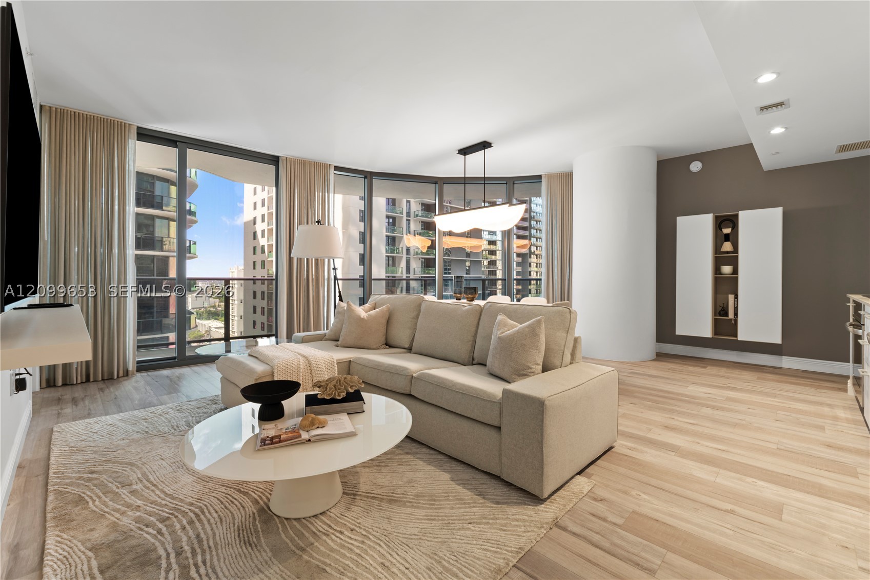 45 SW 9th St #1708, Miami FL 33130