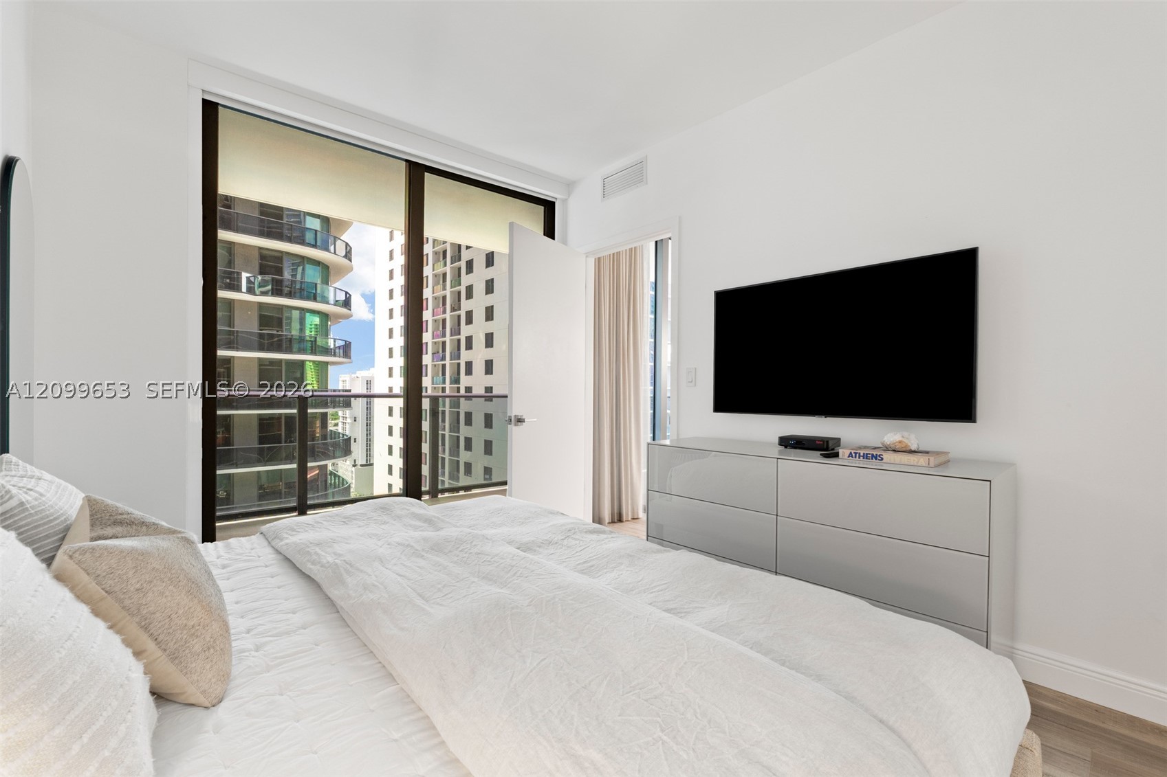 45 SW 9th St #1708, Miami FL 33130