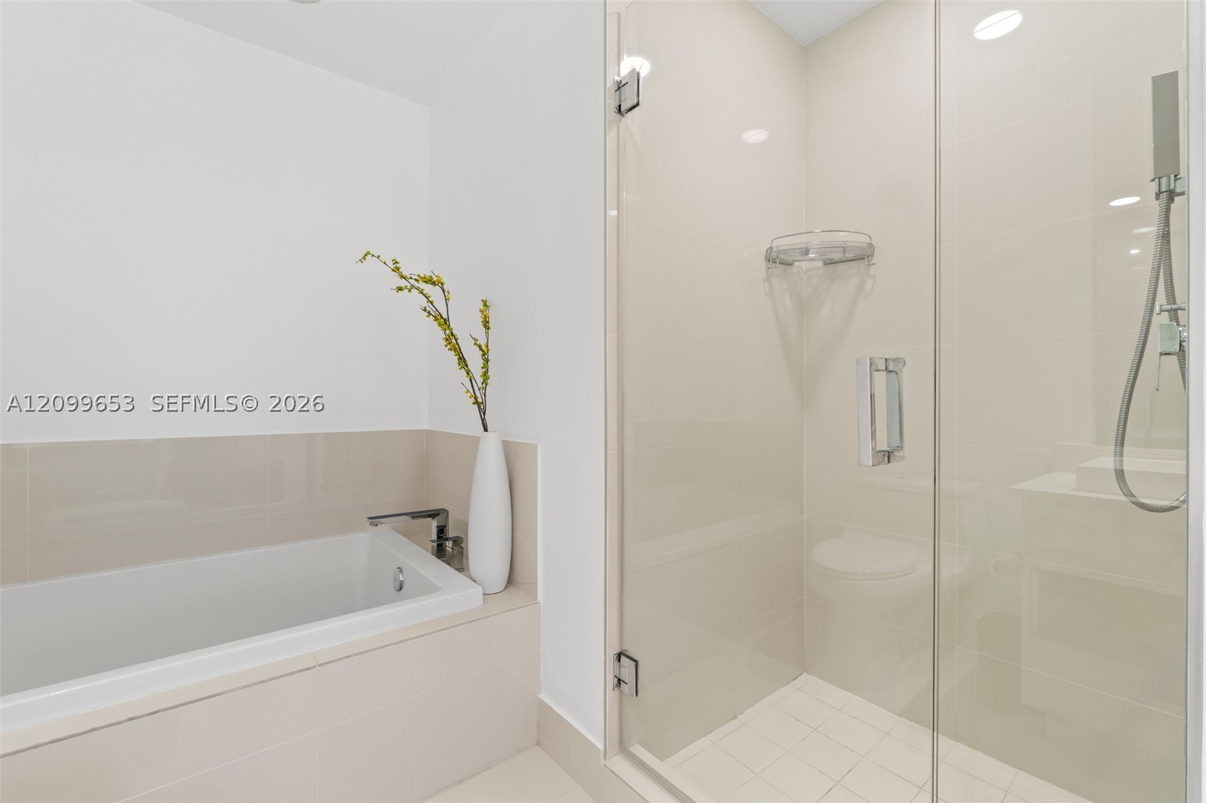 45 SW 9th St #1708, Miami FL 33130