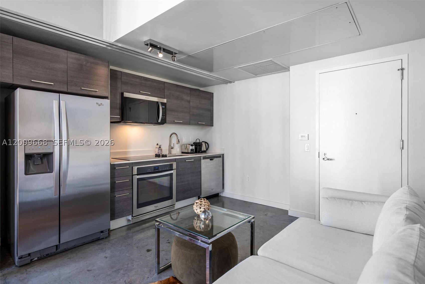 151 SE 1st St #1404, Miami FL 33131