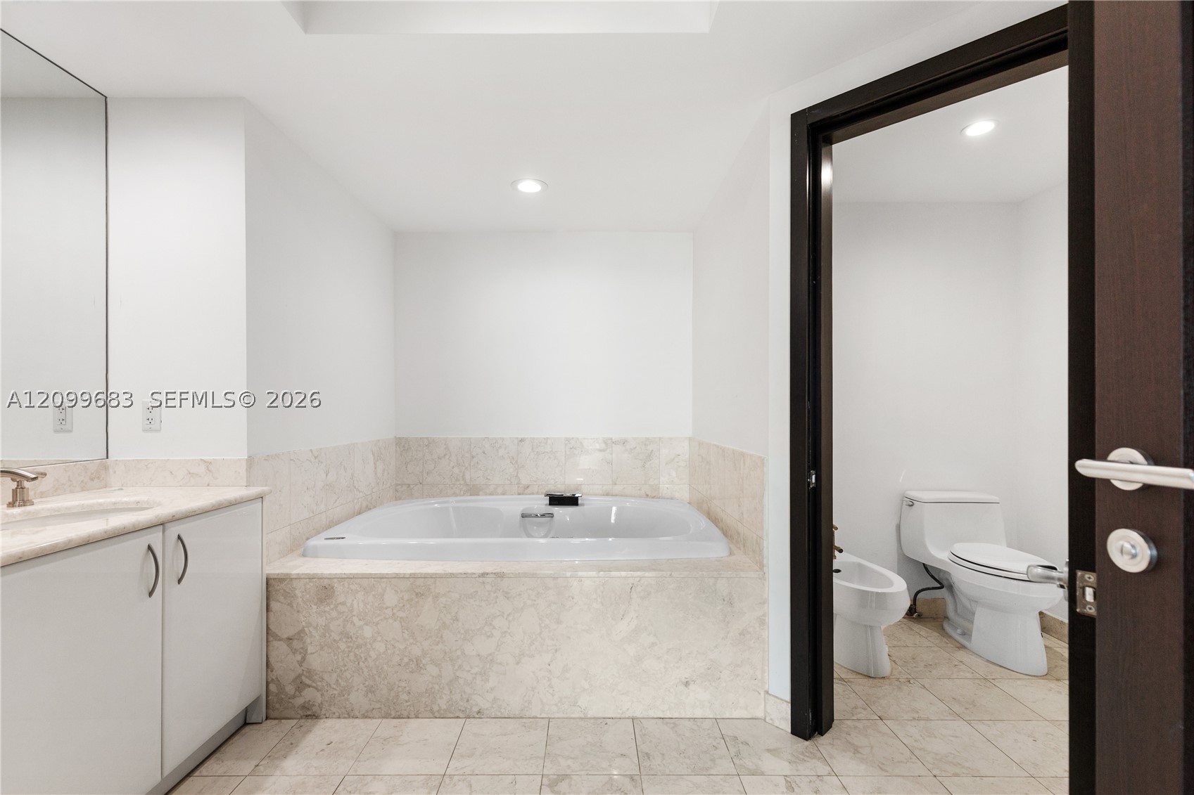 1331 Brickell Bay Dr #1109, Miami FL 33131
