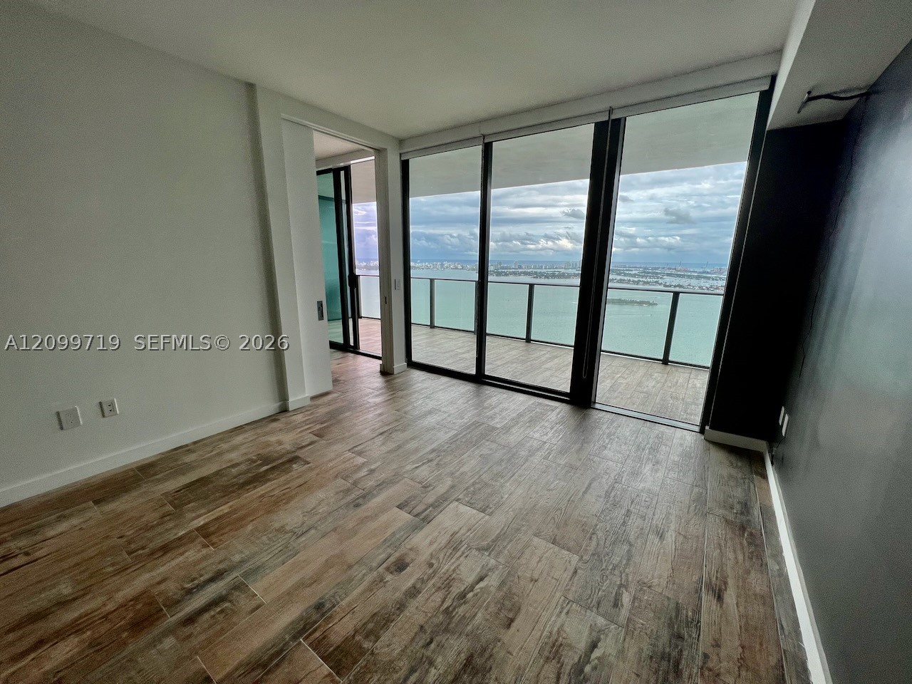 650 NE 32nd St #4802, Miami FL 33137