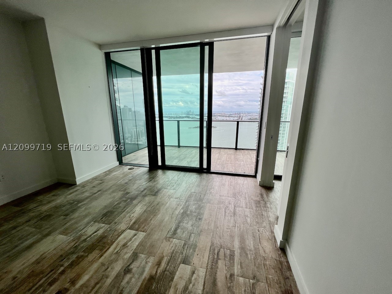 650 NE 32nd St #4802, Miami FL 33137