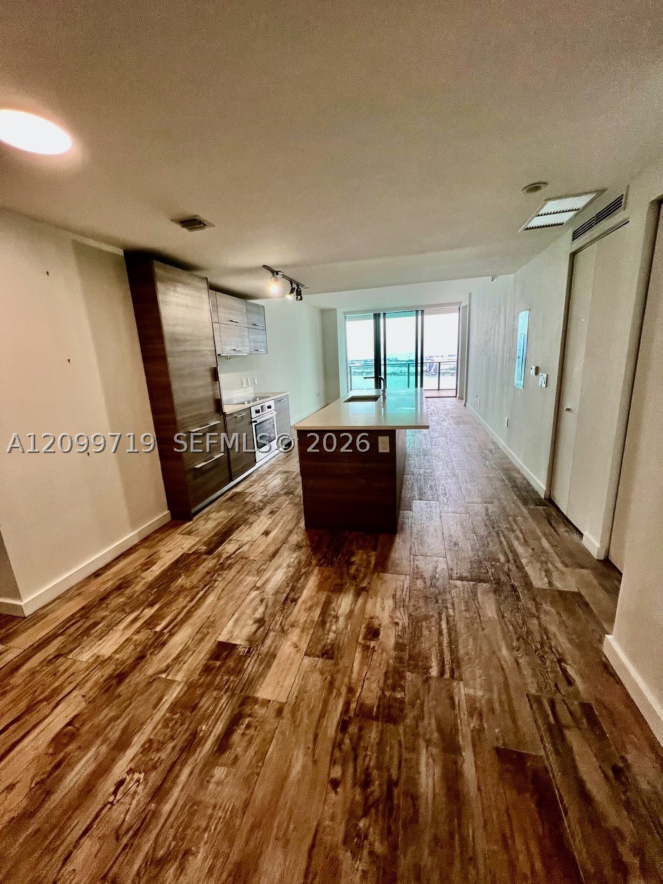 650 NE 32nd St #4802, Miami FL 33137